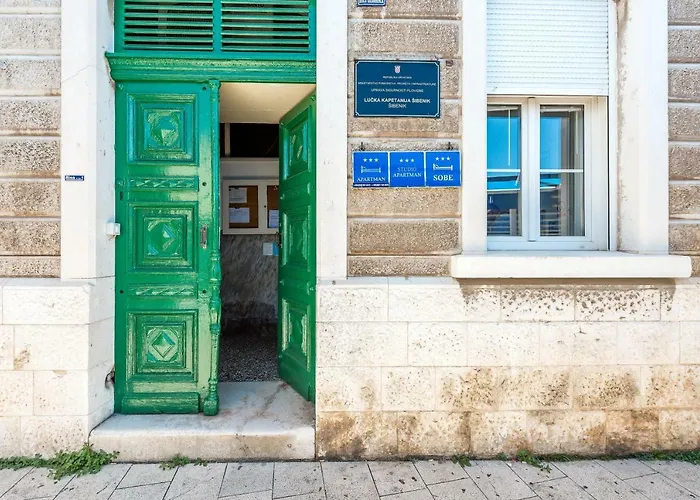 3-Sterne-Hotel: Apartmani Rina