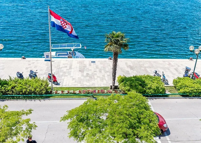 3-Sterne-Hotel: Apartmani Rina